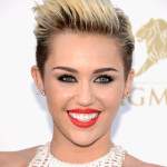 3-Miley-Cyrus-Billboard-Music-Awards-krasivaya-pricheska