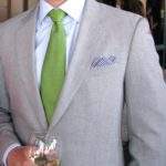 однотонный зеленый галстук